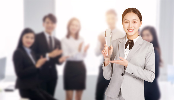 深入了解行業(yè)趨勢，優(yōu)化企業(yè)戰(zhàn)略決策