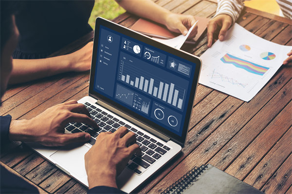 薪酬績效與戰(zhàn)略目標(biāo)協(xié)同，推動(dòng)企業(yè)持續(xù)發(fā)展與成長