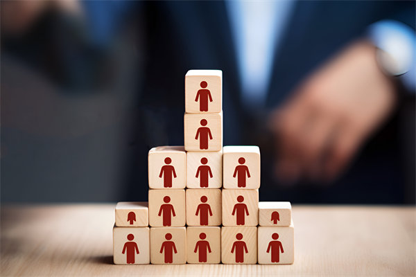 企業(yè)的發(fā)展戰(zhàn)略不僅僅是老板一個(gè)人的問(wèn)題，還有誰(shuí)？