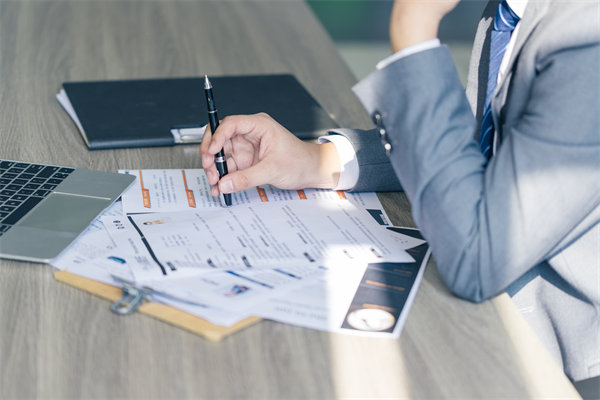 企業(yè)在招聘過(guò)程中，如何確保公平性與多樣性并存？