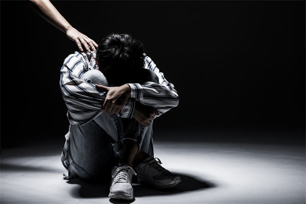 女子漏接電話被市監(jiān)所工作人員辱罵，人力資源管理有何感悟？