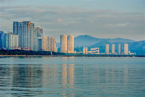 珠海戰(zhàn)略咨詢公司如何幫助企業(yè)制定長(zhǎng)遠(yuǎn)發(fā)展規(guī)劃？