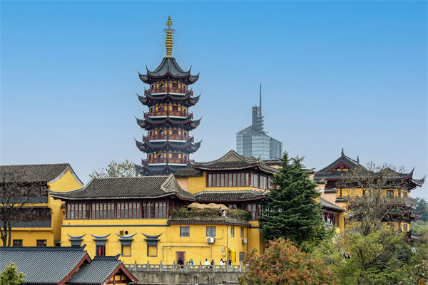 南京戰(zhàn)略咨詢公司如何助力企業(yè)實現(xiàn)長遠發(fā)展？