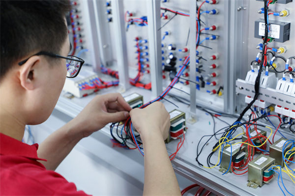 哪些行業(yè)人才火爆就業(yè)市場？人力資源管理有何啟發(fā)？