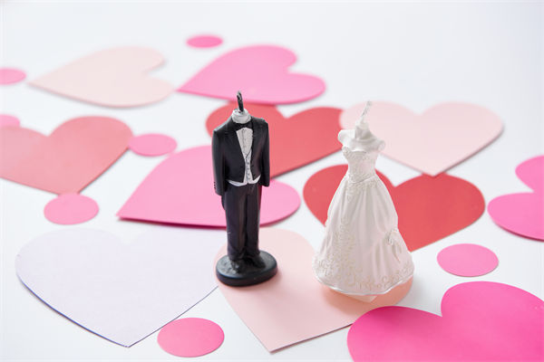 5月10日起結(jié)婚離婚不需要戶口本，人力資源怎么看？
