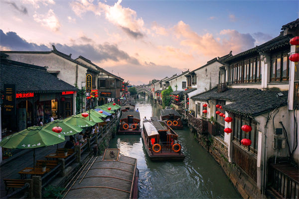 戰(zhàn)略管理如何精準(zhǔn)錨定小眾市場(chǎng)，挖掘潛在的藍(lán)海？