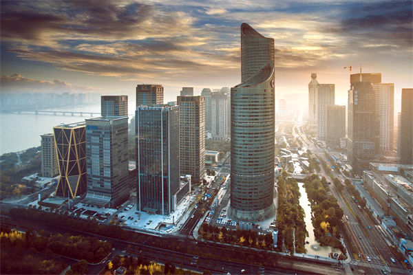 市場突變計劃失效，年度計劃如何靈活應(yīng)對突發(fā)情況？