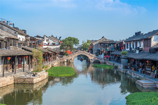 戰(zhàn)略規(guī)劃分析：村民不滿古鎮(zhèn)收門票，指引游客逃票