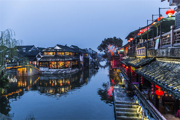 戰(zhàn)略規(guī)劃分析：村民不滿古鎮(zhèn)收門票，指引游客逃票
