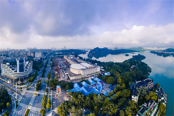 企業(yè)陷戰(zhàn)略迷茫難尋增長路，肇慶戰(zhàn)略咨詢公司能指明方向嗎？